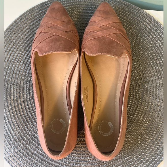 Journee Dusty Rose Suede Criss-Cross Flats - Picture 5 of 8